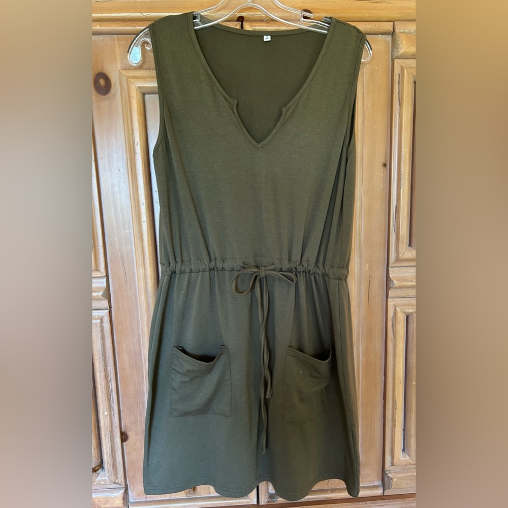 Olive green, sleeveless, notched v neckline, tie waist, front pockets, size M